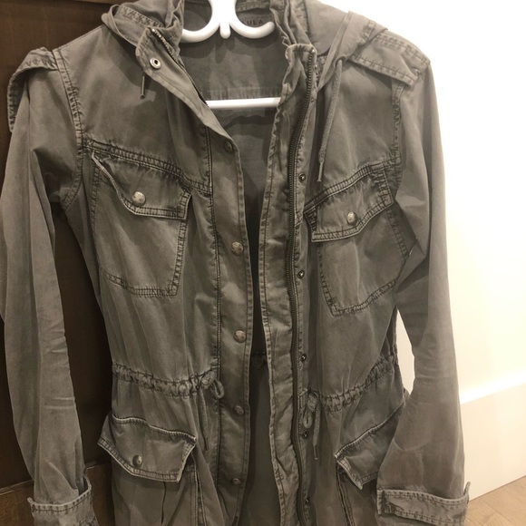 Aritzia trooper jacket - Picture 4 of 4